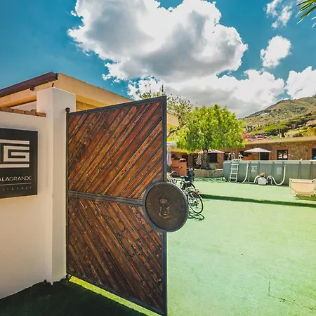 公寓 卡拉格兰德住宿公寓式酒店 *